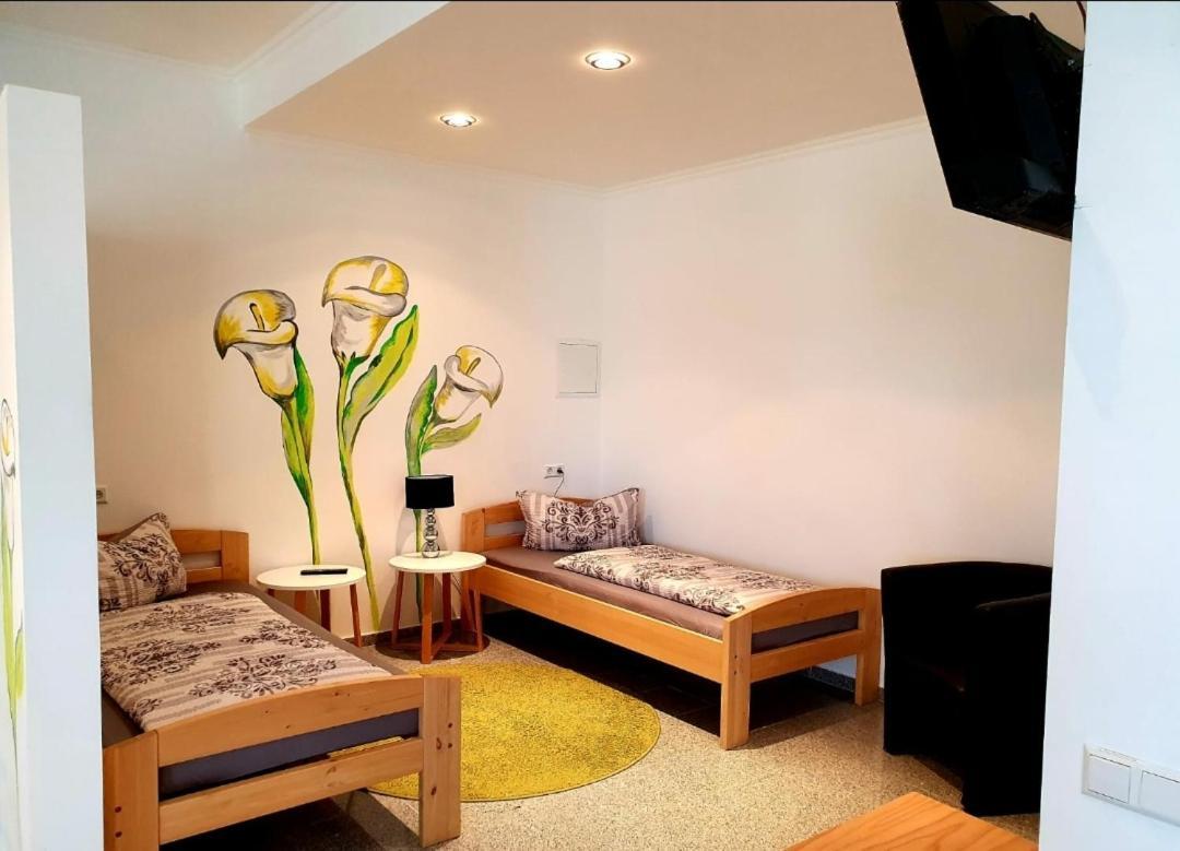 Gästeappartements Bierfässl Sinsheim Exteriör bild